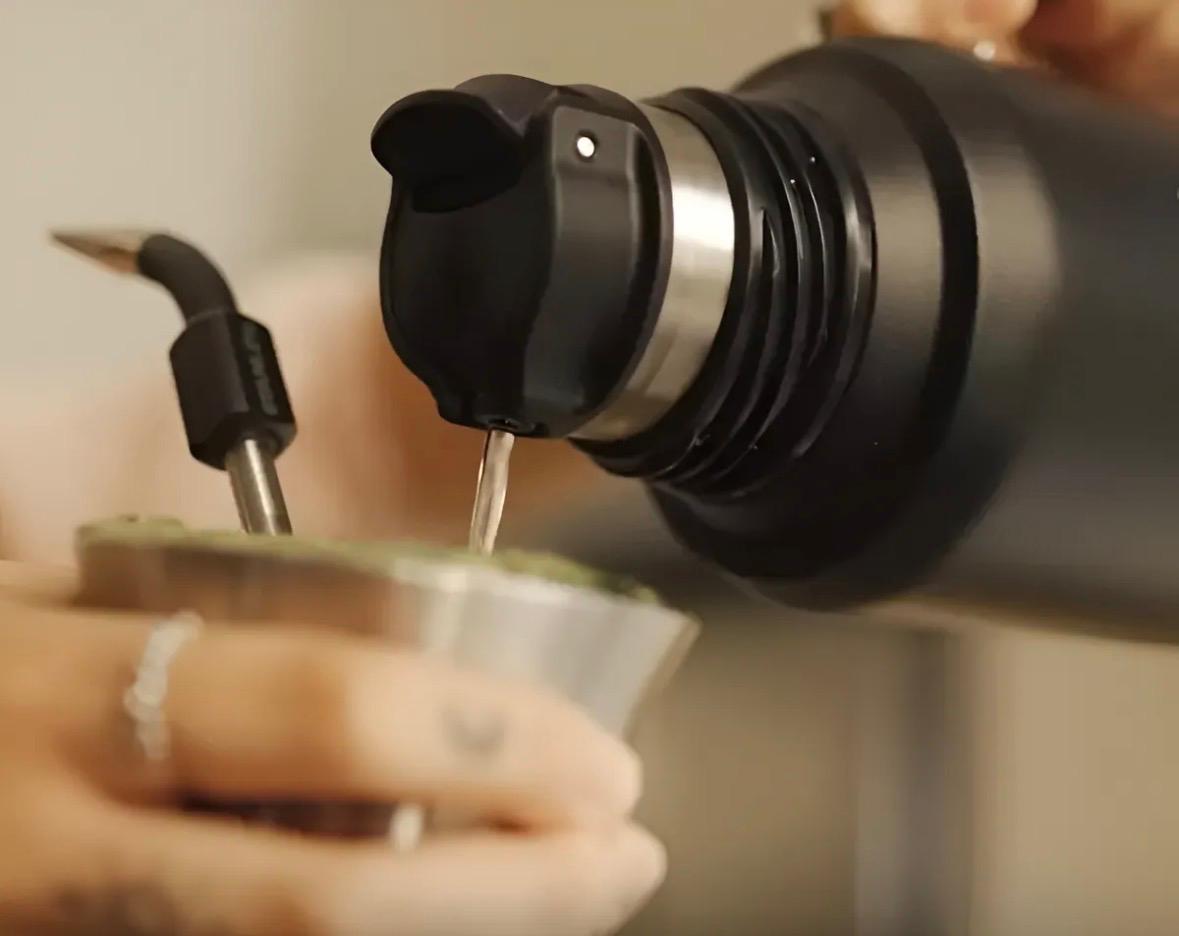 TERMO + MATE + BOMBILLA + VASO CON PICO CEBADOR